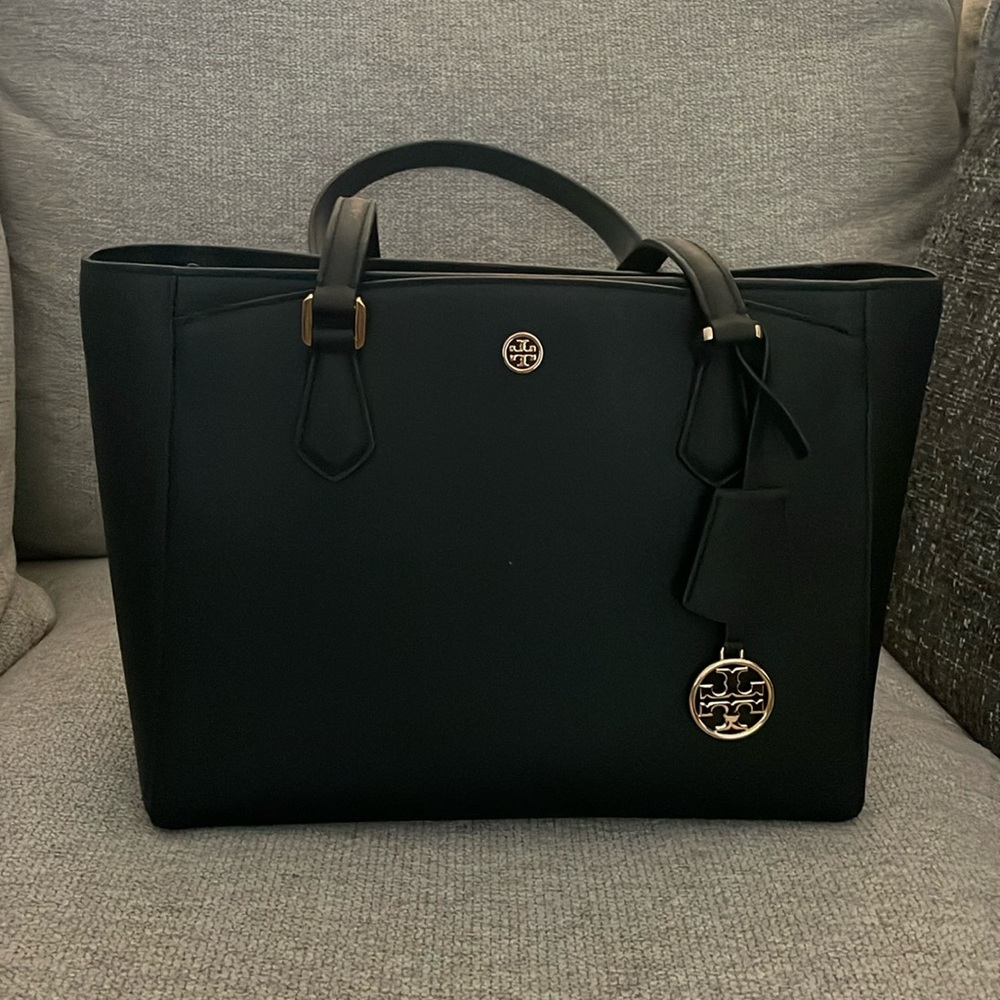 Tory Burch Robinson Small tote in black